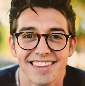 Meet your Posher, Christian